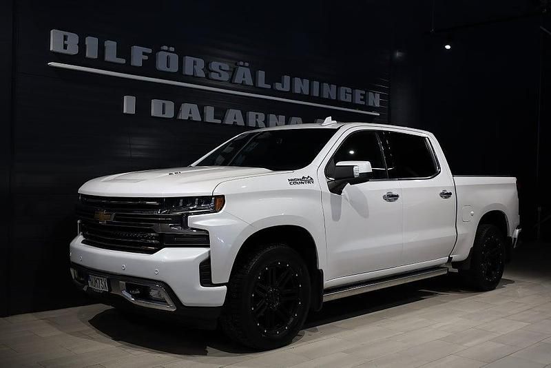 Begagnad Chevrolet Silverado 426 HK (313 kW) 2021 Röd Pickup