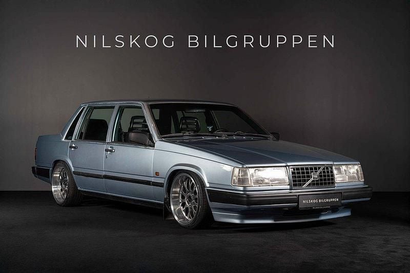 Ljusblå Begagnad 1990 Volvo 740 Sedan | 139 900 kr - Bild 1/4