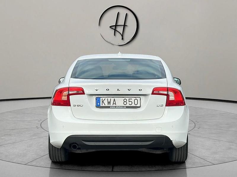 Begagnad Volvo S60 Momentum 163 HK (119 kW) 2010 Vit Sedan