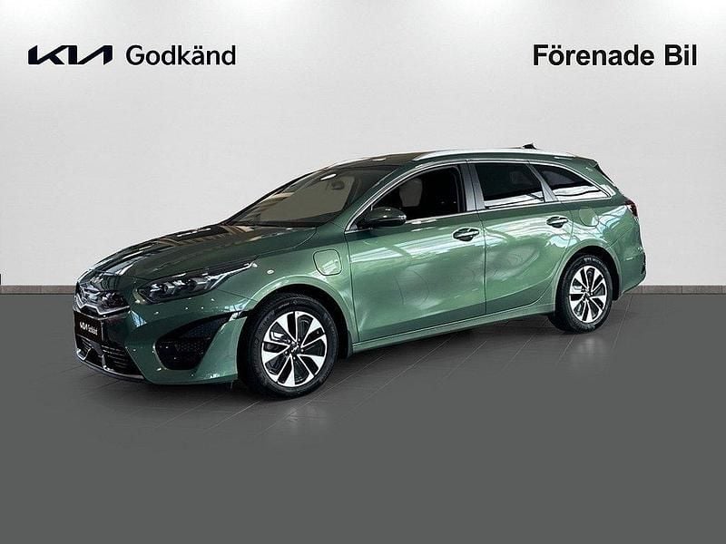 Grön Begagnad 2024 Kia Ceed Sportswagon Kombi | 299 000 kr (Dyr) - Bild 1/4