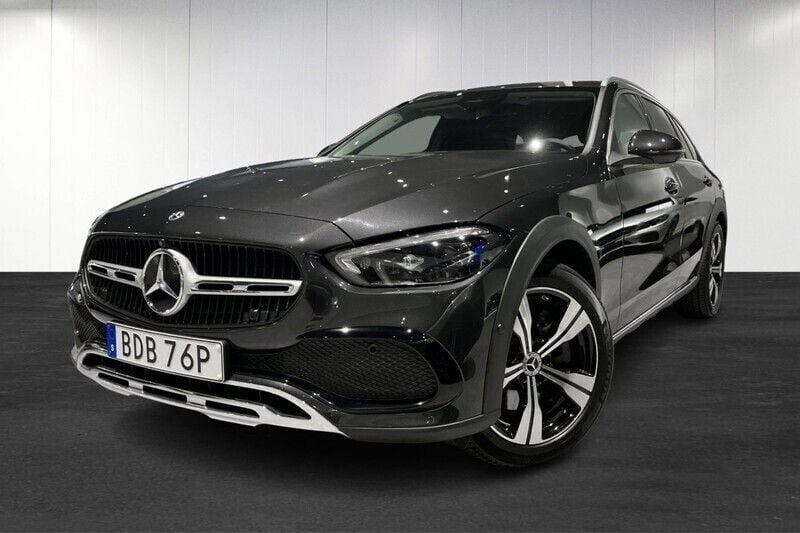 Grå (grey) Begagnad 2024 Mercedes C220 Kombi | 529 900 kr (Marknadspris) - Bild 1/4