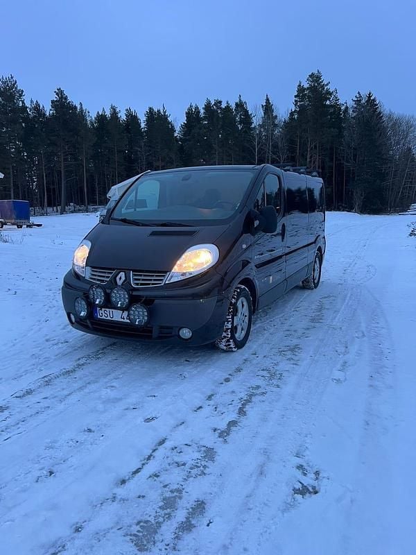 Begagnad 2012 Renault Trafic Minibuss | 74 000 kr (Marknadspris) - Bild 1/4