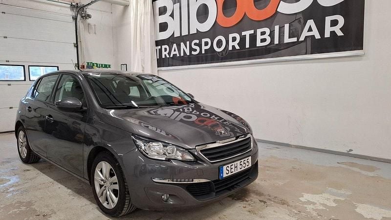 Mörkgrå Begagnad 2016 Peugeot 308 Active Halvkombi | 99 000 kr - Bild 1/4