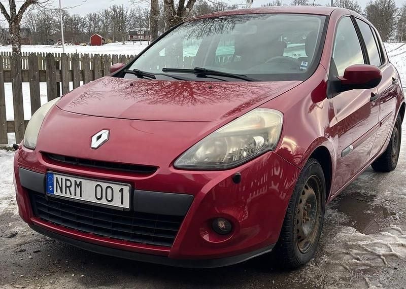 Begagnad Renault Clio R.S. 75 HK (55 kW) 2009 Halvkombi