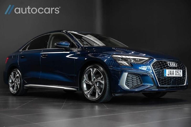 Begagnad Audi A3 S-Line 150 HK (110 kW) 2022 Blå Sedan