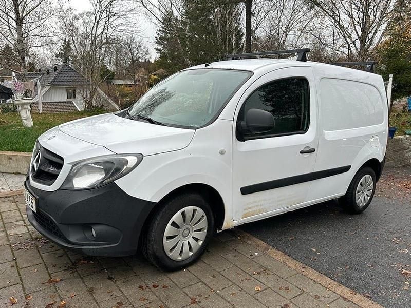 Vit Begagnad 2018 Mercedes Citan 109 Van | 49 900 kr (Superpris) - Bild 1/4