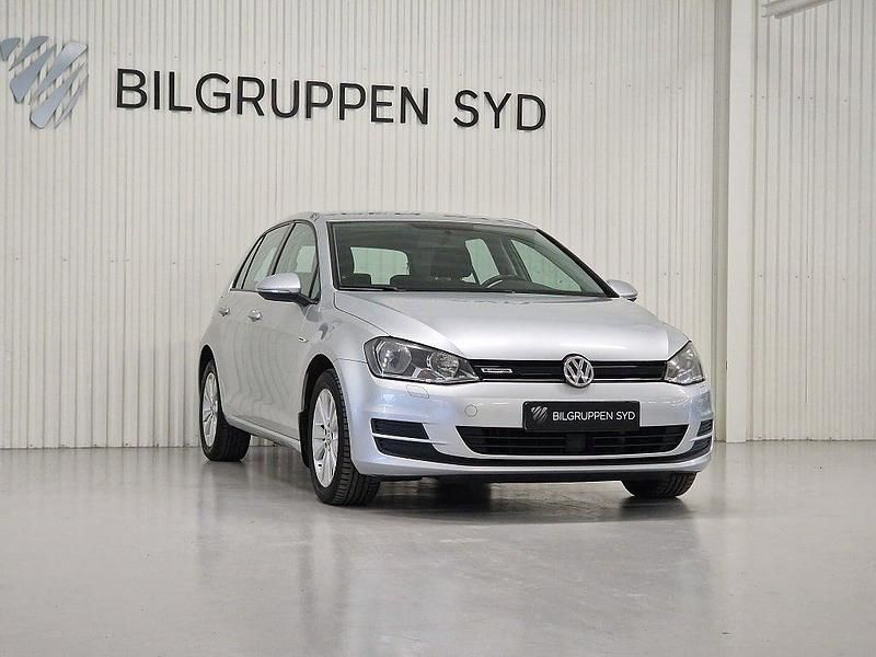 Begagnad VW Golf VII 110 HK (80 kW) 2016 Silver Halvkombi