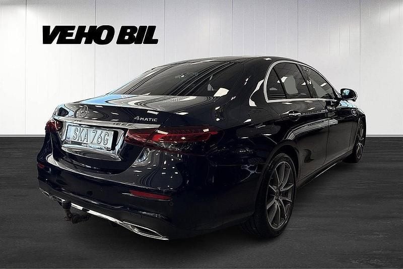 Begagnad Mercedes E220 AMG 194 HK (142 kW) 2021 Blå Sedan