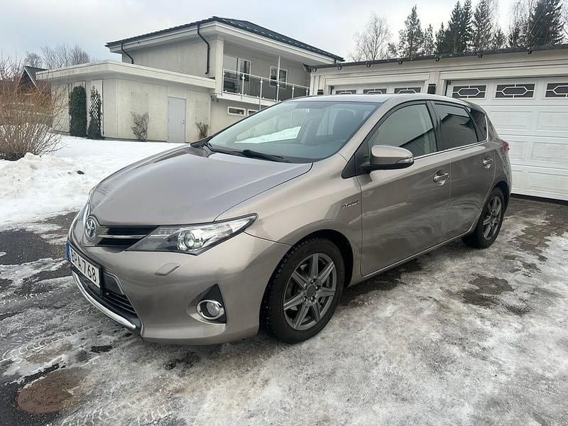 Begagnad 2015 Toyota Auris Hybrid | 105 000 kr (Marknadspris) - Bild 1/4
