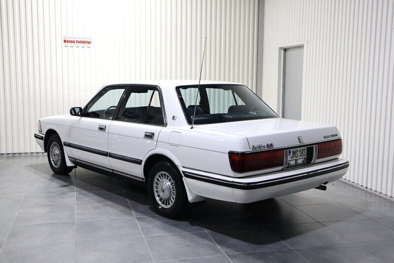 Begagnad Toyota Crown 200 HK (147 kW) 1988 Vit Sedan