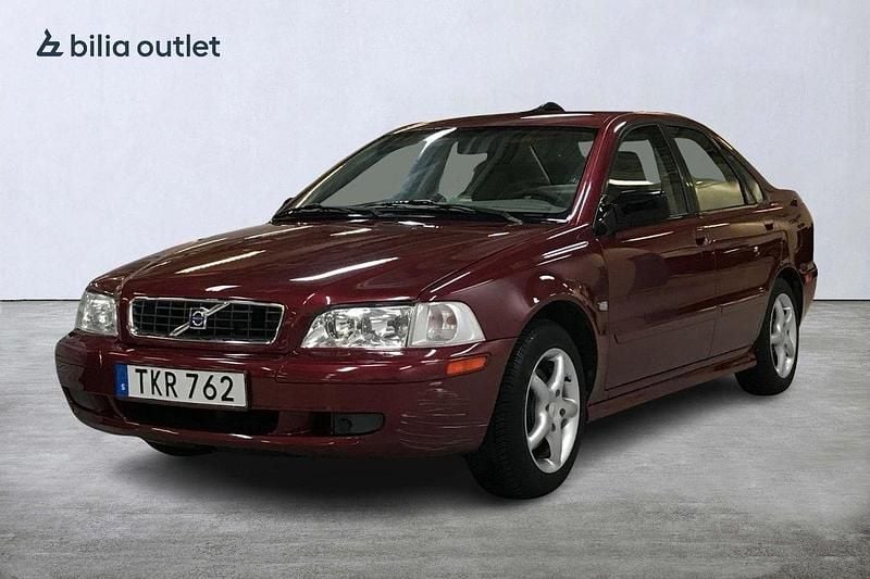 Röd Begagnad 2002 Volvo S40 Sedan | 19 900 kr (Marknadspris) - Bild 1/4