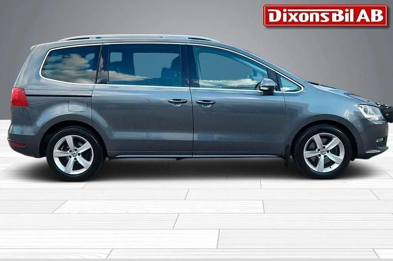 Begagnad VW Sharan 140 HK (102 kW) 2014 Grå Minibuss