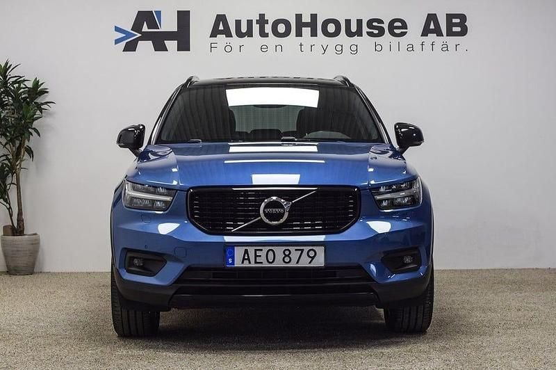 Begagnad Volvo XC40 R-Design 197 HK (144 kW) 2020 Blå SUV