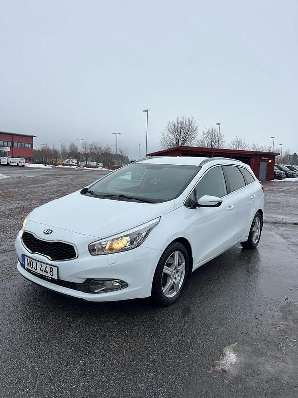 Begagnad 2014 Kia Ceed Sportswagon Kombi | 84 000 kr (Marknadspris) - Bild 1/4