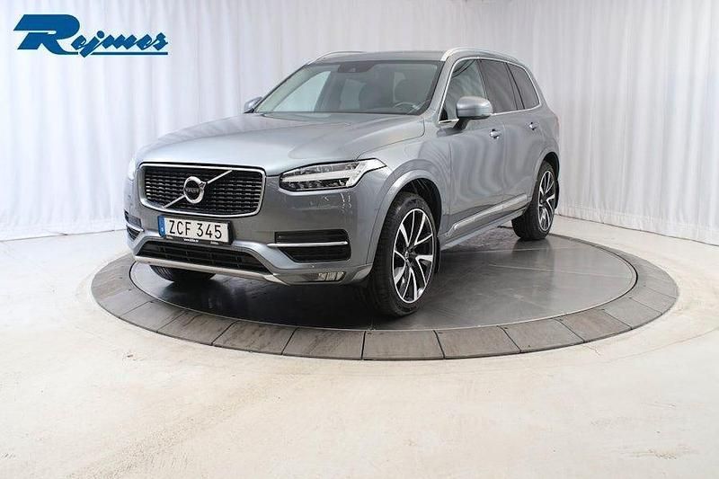 Grå Begagnad 2017 Volvo XC90 Inscription SUV | 359 800 kr (Marknadspris) - Bild 1/1
