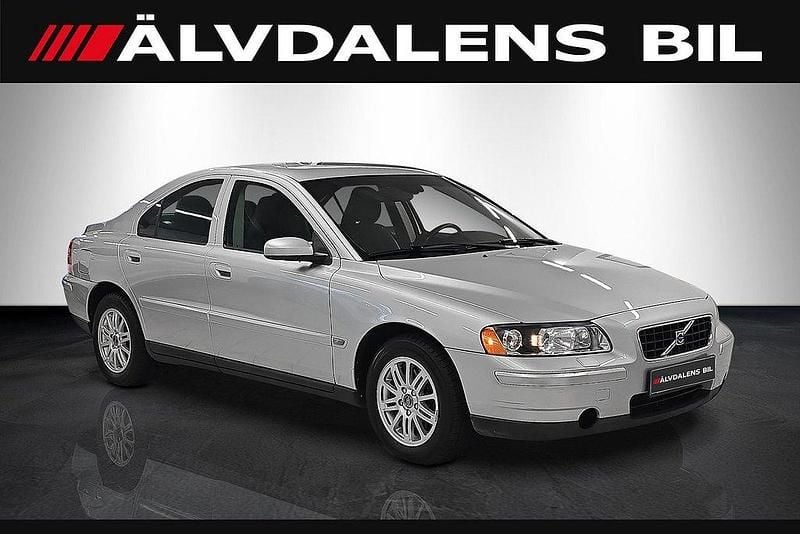 Ljusgrå Begagnad 2005 Volvo S60 Business Edition Sedan | 78 000 kr (Dyr) - Bild 1/4