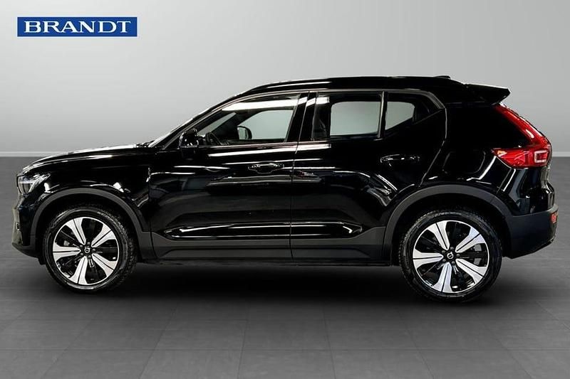 Begagnad Volvo XC40 Plus 175 kW (238 HK) 2023 Svart SUV