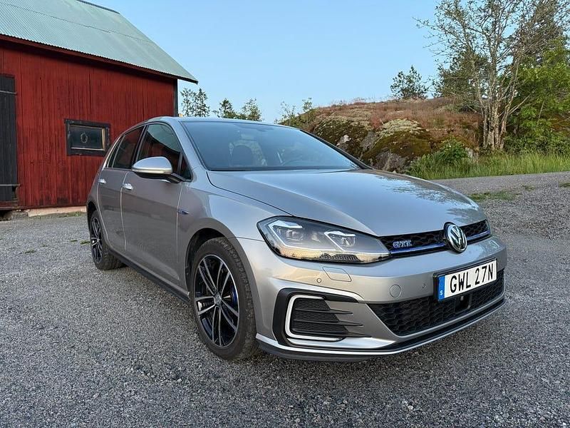 Begagnad VW Golf VIII Active 204 HK (150 kW) 2020 Halvkombi