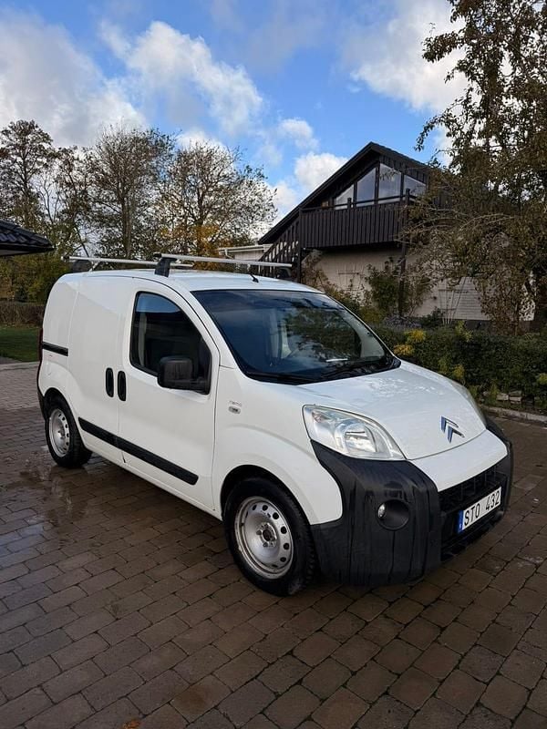 Begagnad Citroën Nemo 75 HK (55 kW) 2012 Minibuss