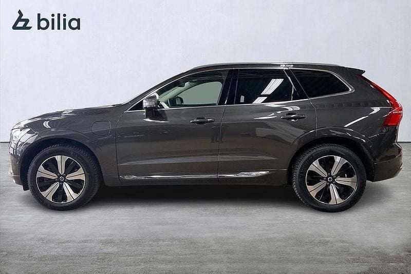 Begagnad Volvo XC60 Plus 355 HK (261 kW) 2022 Grå SUV