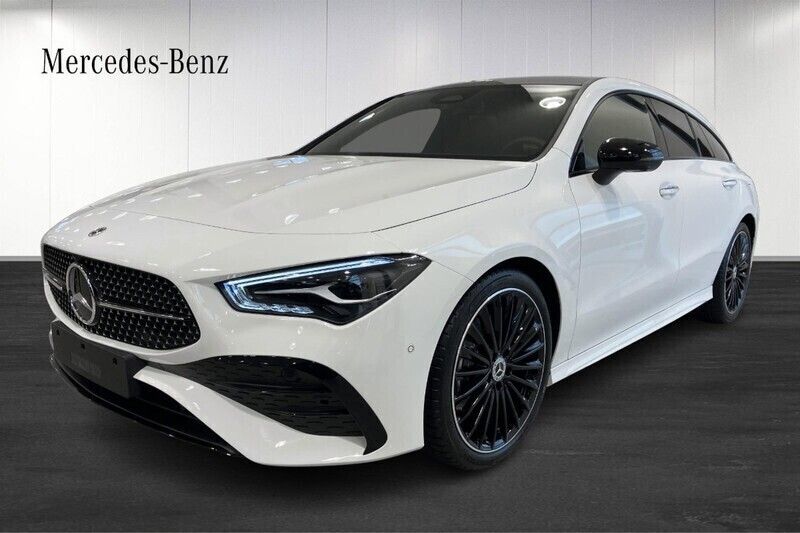 Vit (white) Ny 2025 Mercedes CLA200 AMG Kombi | 471 300 kr (Dyr) - Bild 1/4