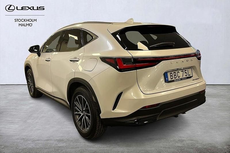 Begagnad Lexus NX350h Executive Line 245 HK (180 kW) 2023 Vit SUV