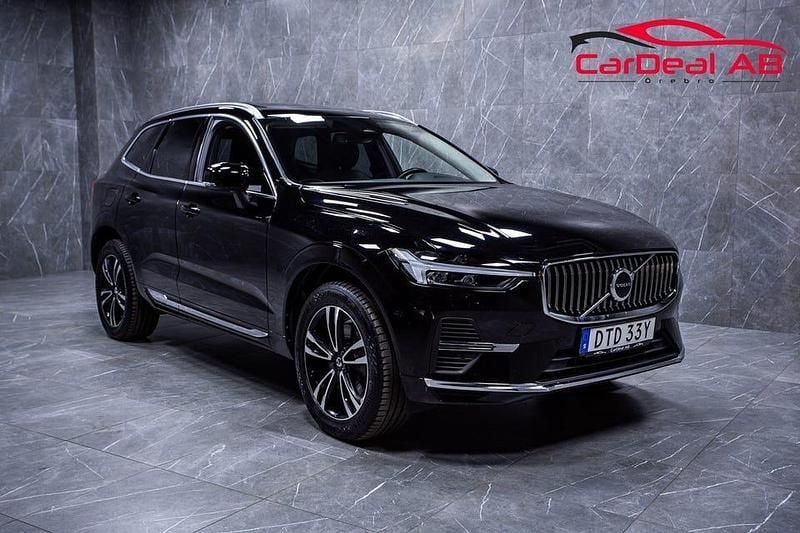 Svart Begagnad 2023 Volvo XC60 Core SUV | 418 800 kr (Bra pris) - Bild 1/4