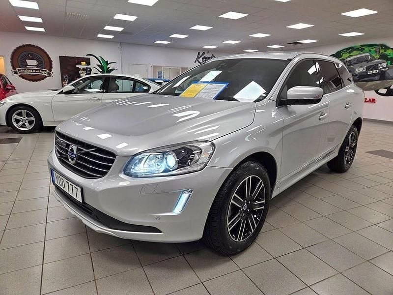 Silver Begagnad 2017 Volvo XC60 Standard SUV | 239 500 kr (Marknadspris) - Bild 1/4