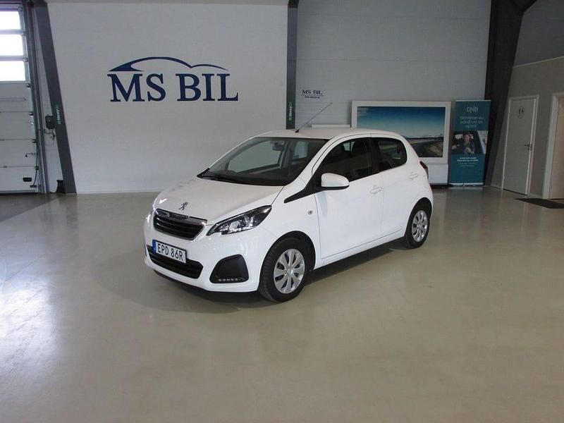 Vit Begagnad 2020 Peugeot 108 Halvkombi | 89 990 kr (Marknadspris) - Bild 1/4