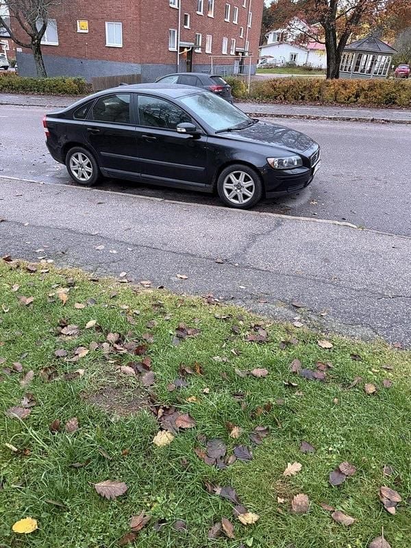 Svart Begagnad 2007 Volvo S40 Kinetic Sedan | 15 000 kr (Superpris) - Bild 1/1