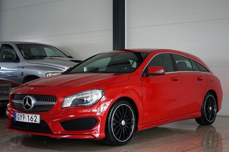 Röd Begagnad 2015 Mercedes CLA200 Shooting Brake AMG Kombi | 159 500 kr (Marknadspris) - Bild 1/4