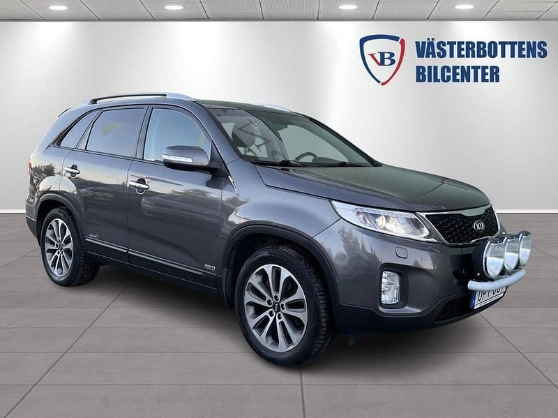 Grå Begagnad 2014 Kia Sorento SUV | 134 900 kr (Marknadspris) - Bild 1/4