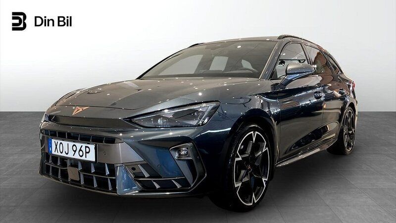 Mörkgrå Begagnad 2024 Cupra Leon Kombi | 399 900 kr - Bild 1/4