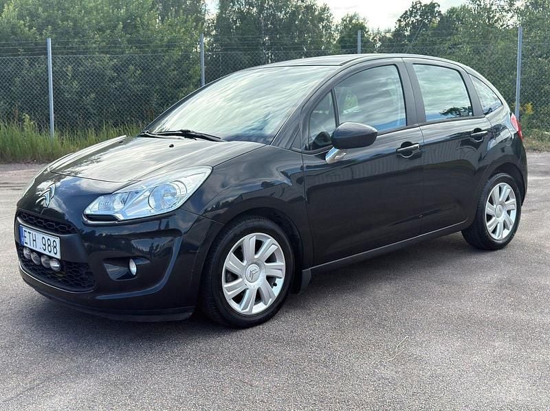 Svart Begagnad 2010 Citroën C3 Halvkombi | 34 000 kr (Marknadspris) - Bild 1/4