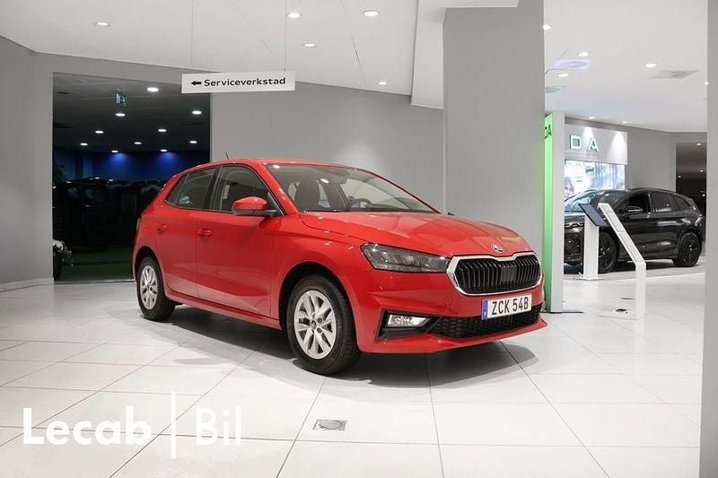 Röd (velvet red metallic) Ny 2025 Skoda Fabia Selection Halvkombi | 3 095 kr - Bild 1/4
