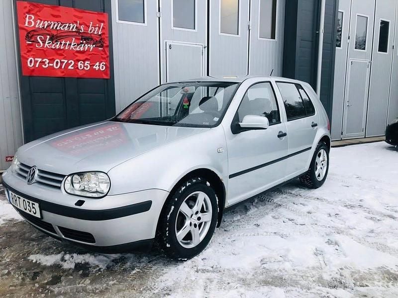 Begagnad VW Golf IV 105 HK (77 kW) 2001 Silver