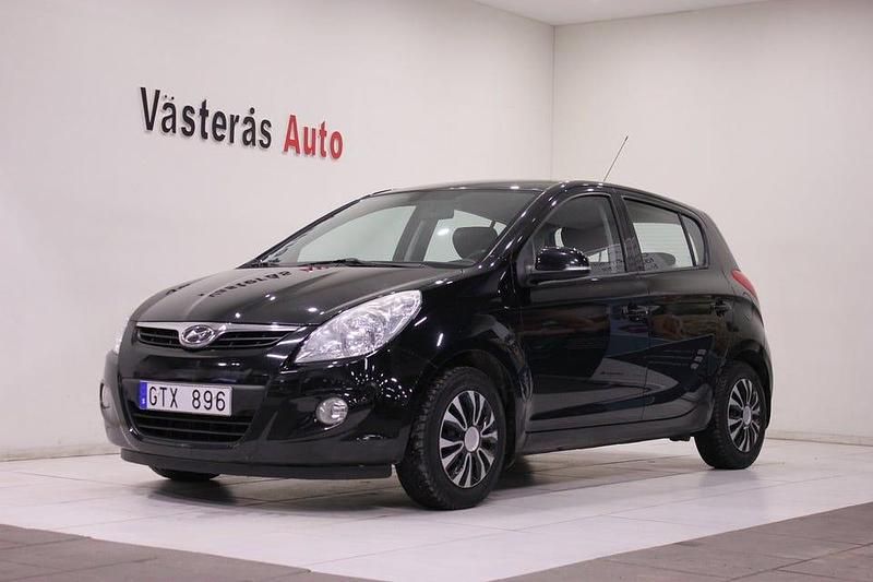 Begagnad Hyundai i20 Premium 78 HK (57 kW) 2012 Svart Halvkombi