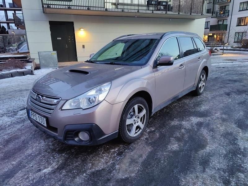 Begagnad Subaru Outback 150 HK (110 kW) 2014 Kombi