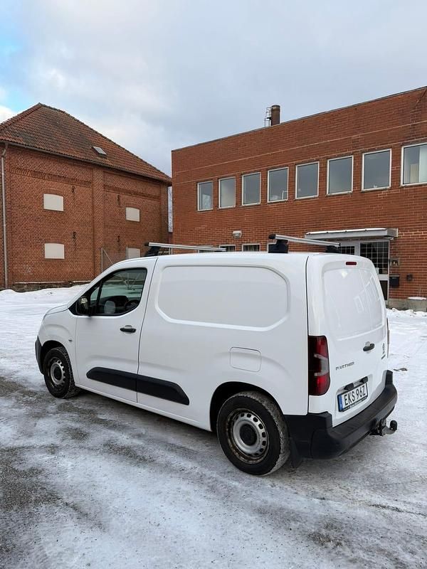 Begagnad Peugeot Partner 76 HK (55 kW) 2020 Vit Minibuss