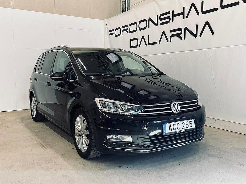 Svart Begagnad 2016 VW Touran GT Minibuss | 179 900 kr - Bild 1/4