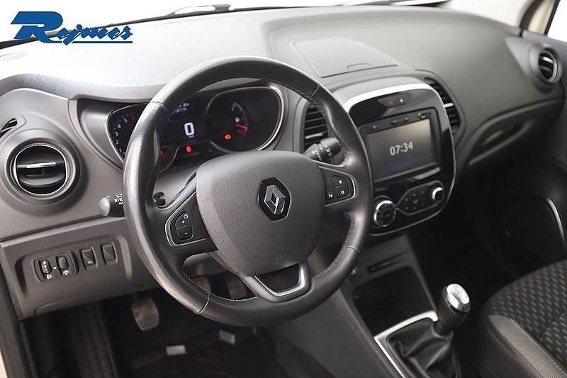 Begagnad Renault Captur Intens 90 HK (66 kW) 2018 Vit d/svart gne SUV