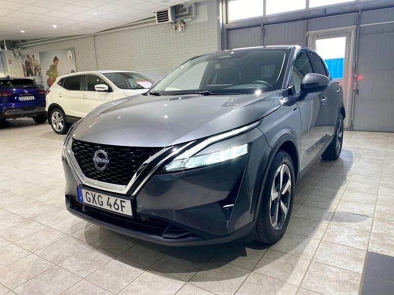 Begagnad Nissan Qashqai N-Connecta 158 HK (116 kW) 2024 Grå SUV