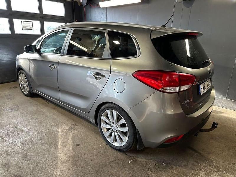 Begagnad Kia Carens 116 HK (85 kW) 2014 Grå Minibuss