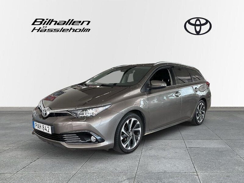 Mörkgrå Begagnad 2016 Toyota Auris Touring Sports Active Kombi | 124 900 kr (Marknadspris) - Bild 1/4