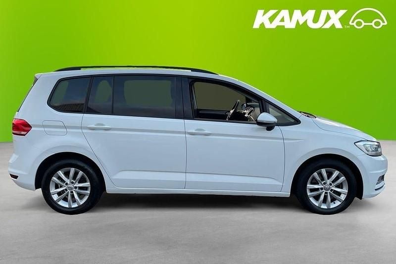 Begagnad VW Touran 150 HK (110 kW) 2017 Vit Minibuss