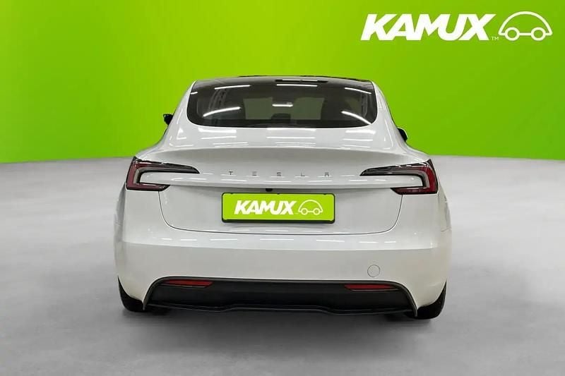 Begagnad Tesla Model 3 Standard Range 235 kW (320 HK) 2024 Vit Sedan