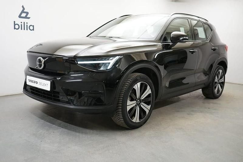 Begagnad Volvo XC40 Core 185 kW (252 HK) 2022 Svart SUV