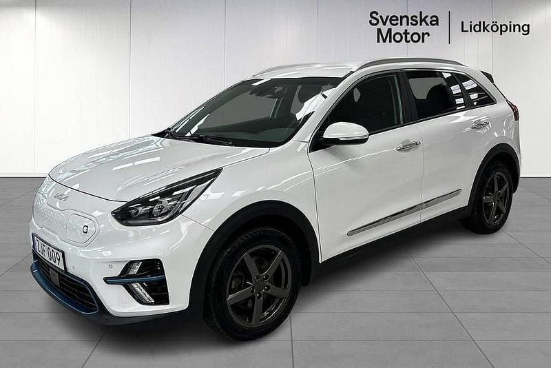 Vit Begagnad 2021 Kia e-Niro Advance SUV | 259 200 kr (Marknadspris) - Bild 1/4