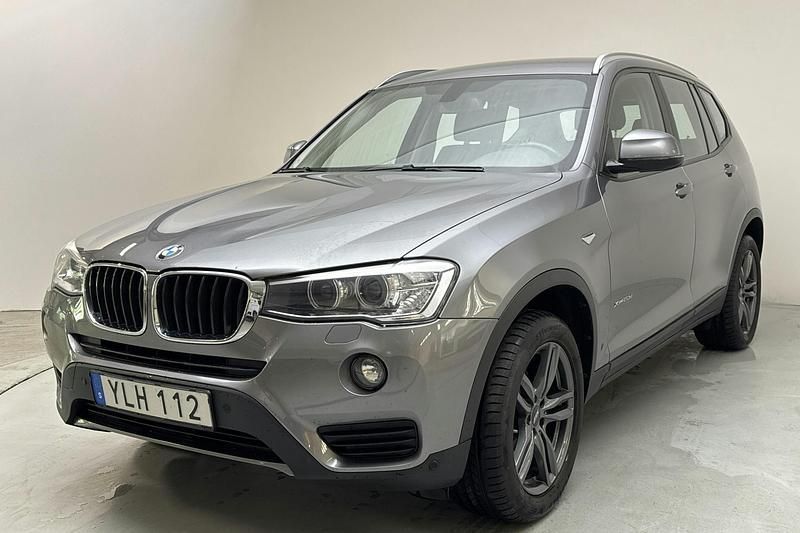 Grå Begagnad 2017 BMW X3 SUV | 194 900 kr (Bra pris) - Bild 1/4