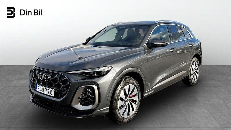 Grå Ny 2025 Audi Q5 Sportback SUV | 760 300 kr (Superpris) - Bild 1/4